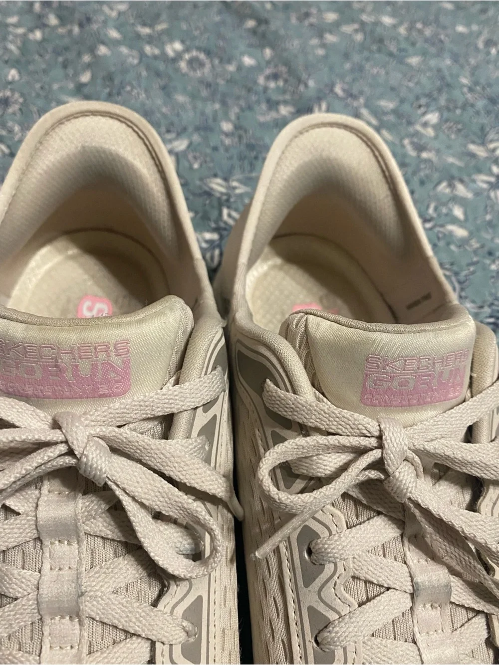 Skechers Slip-In Women's Light Beige Athletic Sneakers 9.5
